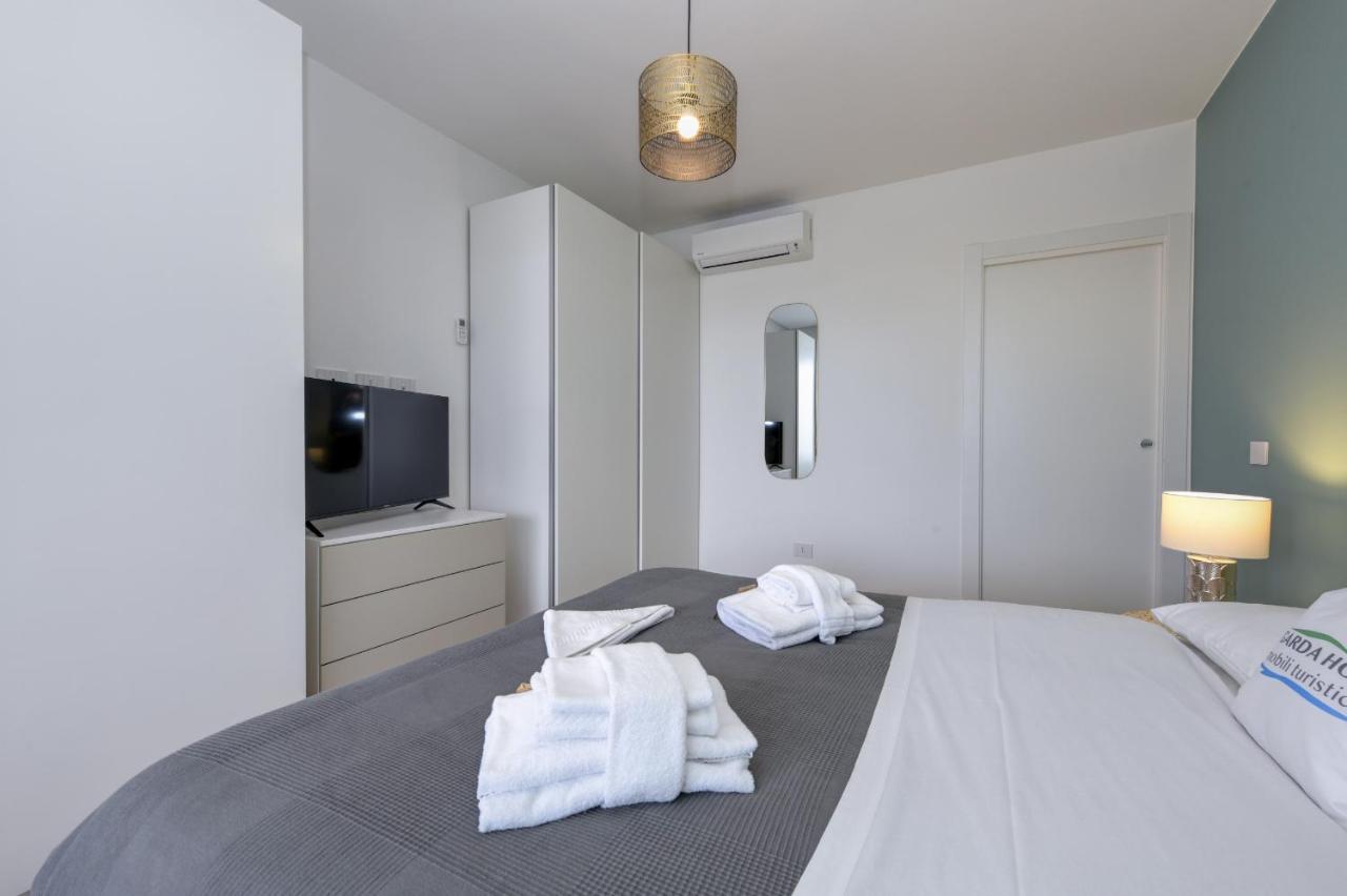Opalia Residence - Garda Lake Lifestyle Apartment Peschiera del Garda Exterior foto